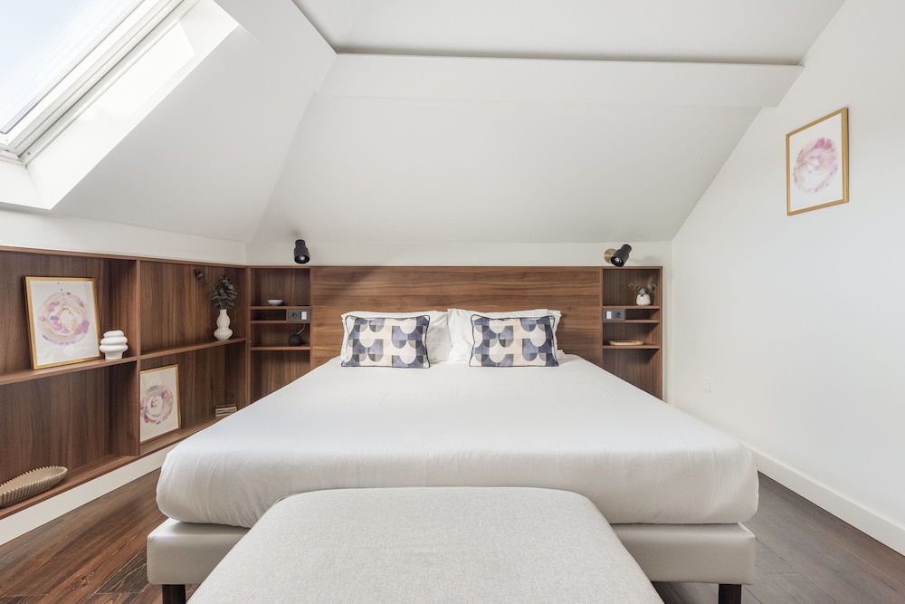 Lisbon Downtown Luxury Family Residence 12/25