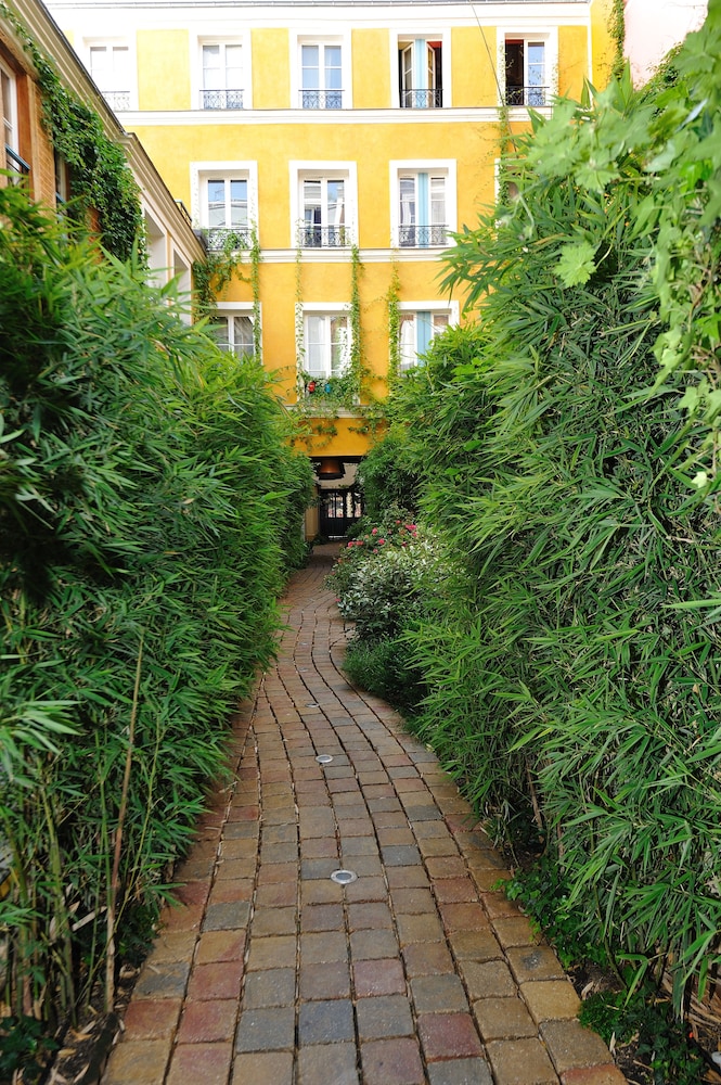 Les Patios Du Marais 66/81