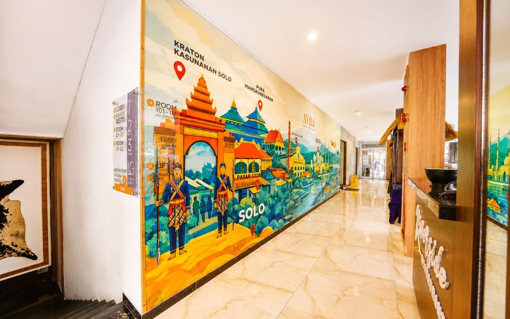 Front One Hotel Airport Solo 12/50