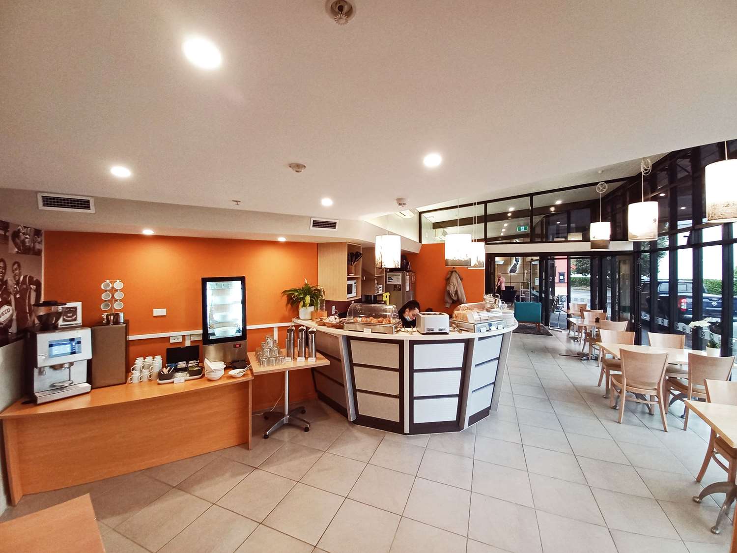 Quality Hotel Lincoln Green 11/42