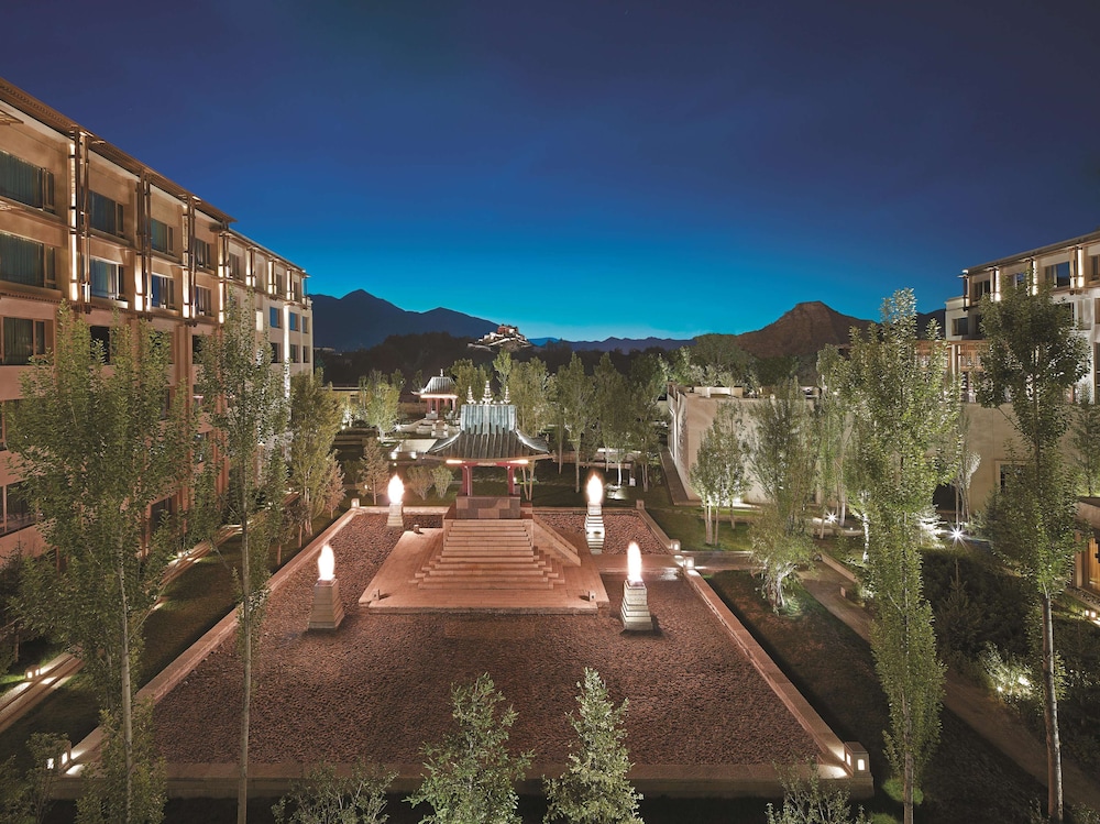 Shangri-La Lhasa 7/50