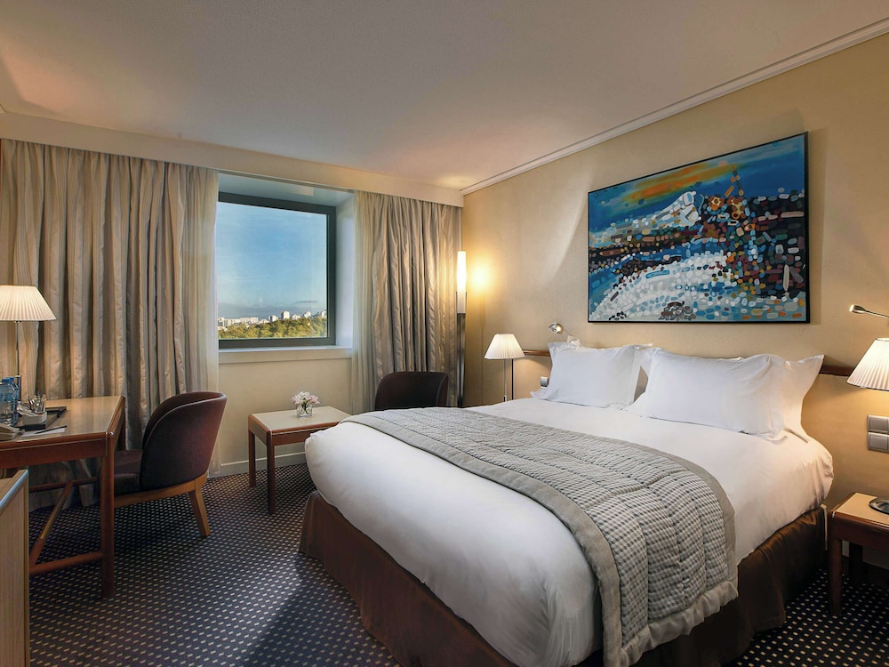 LUXURY, KING BED, GARDEN VIEW