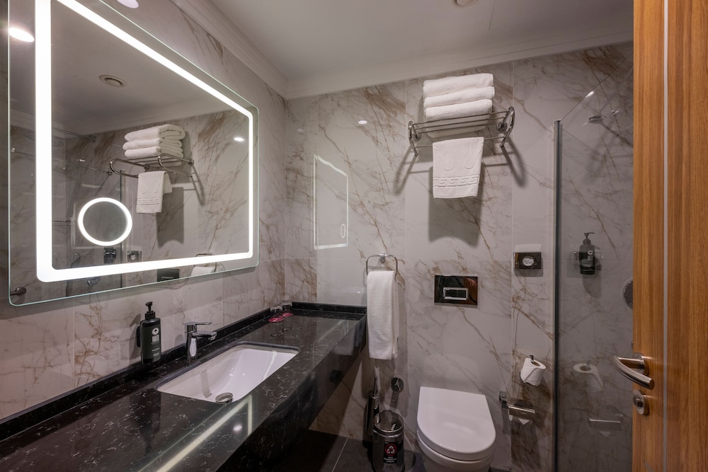 Ramada Encore by Wyndham Istanbul Sisli 54/55