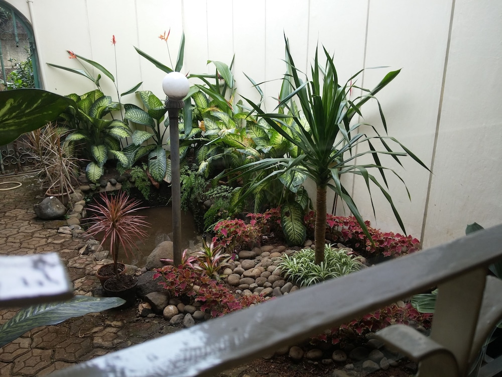 Gio Guesthouse Bogor 29/33