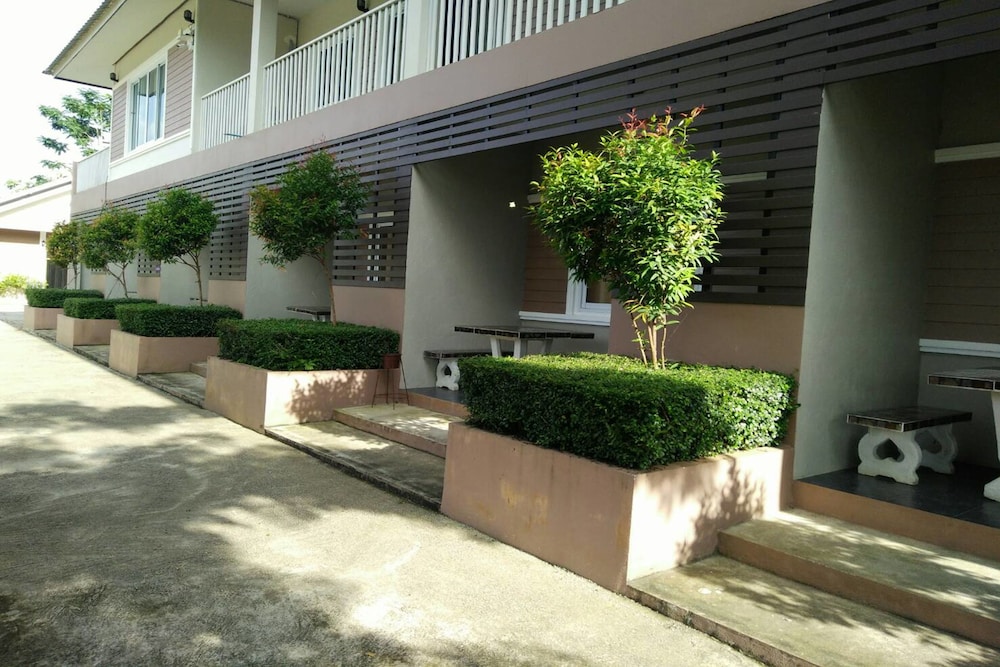 Ban Naam Resort 35/39