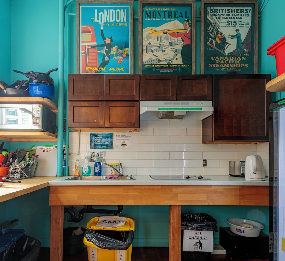 Cambie Downtown Hostel 6/27