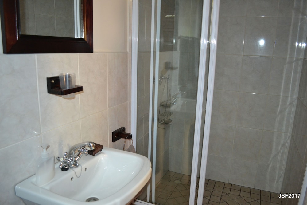 La Paix Guest House 46/49