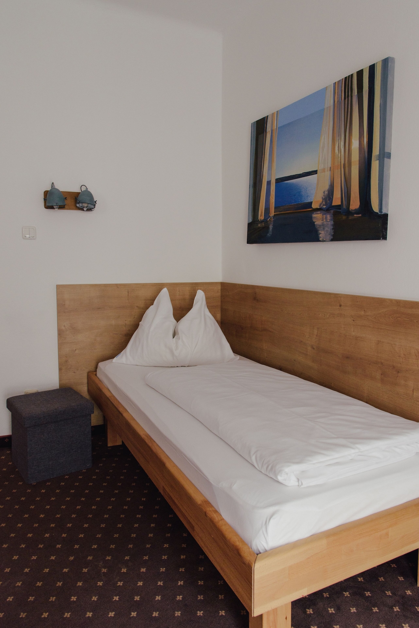 ROOM, QUADRUPLE