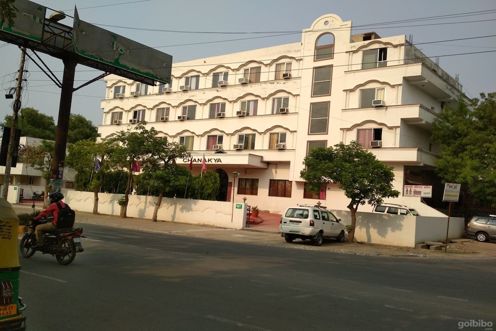 Hotel Chanakya 16/17