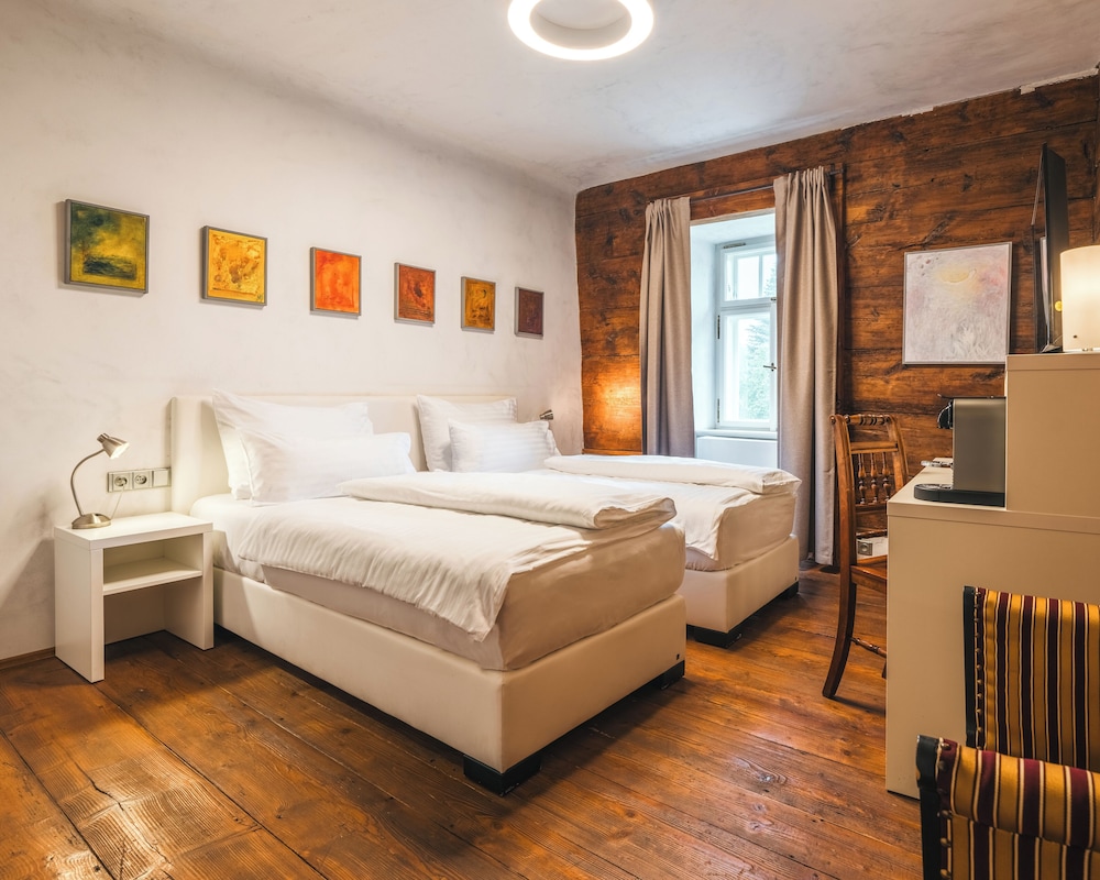Hotel Latran 27/52
