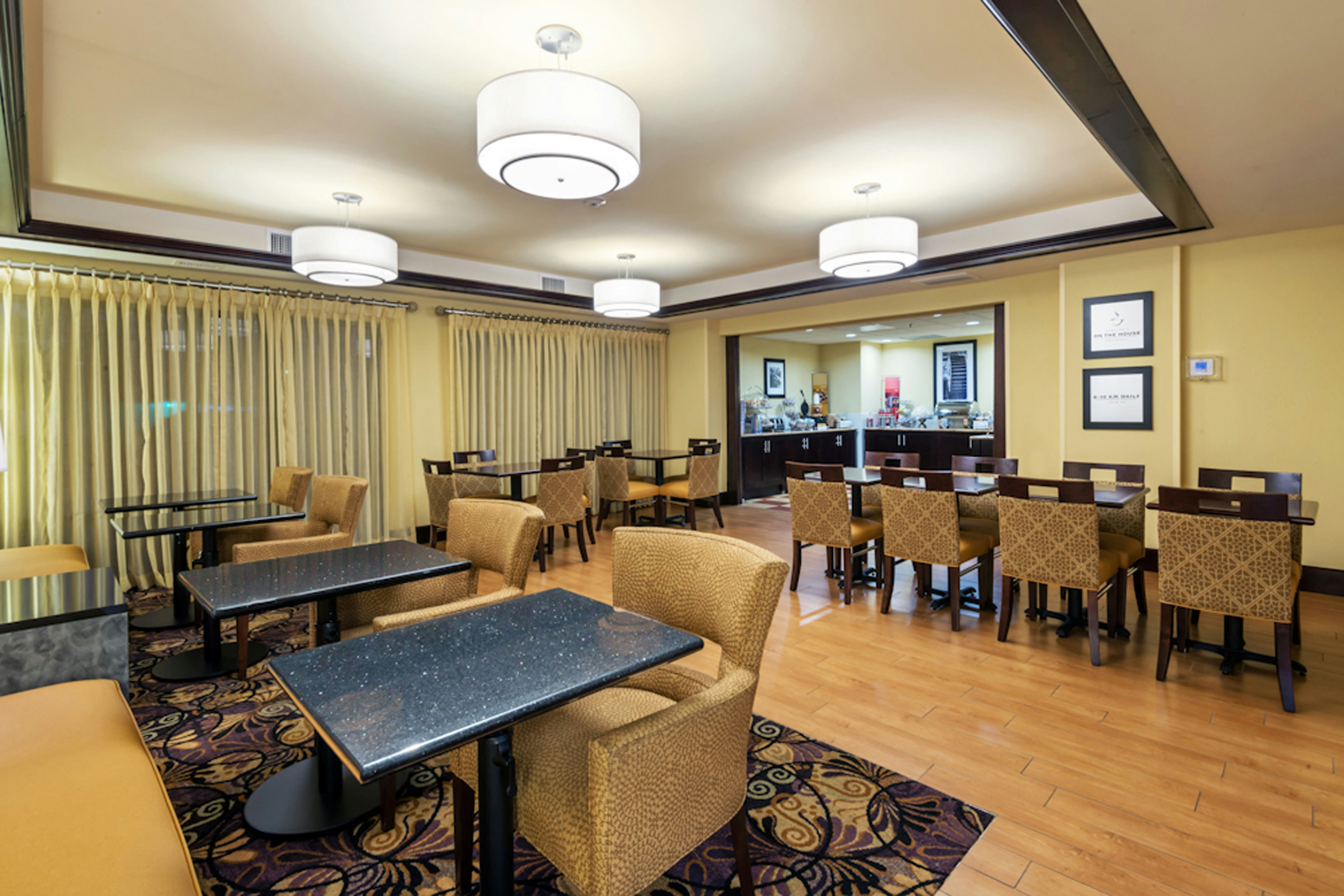Hampton Inn Baton Rouge I-10 and College Dr 26/38