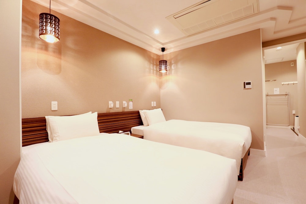 ROOM, TWIN BEDS, ANNEX