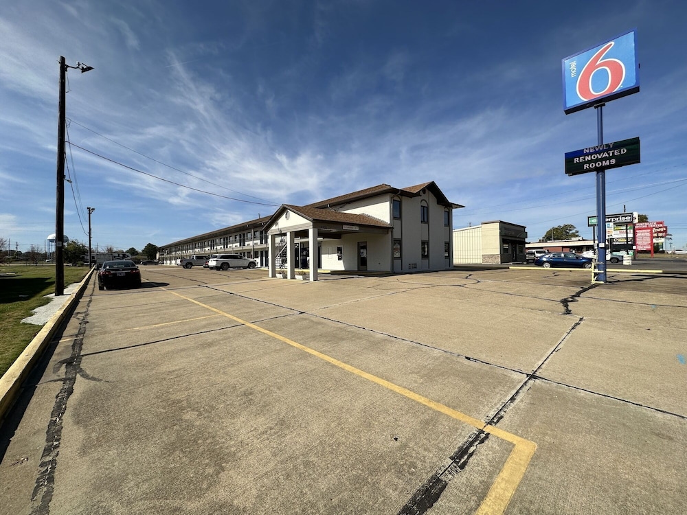 Motel6 Dyersburg, TN 37/50