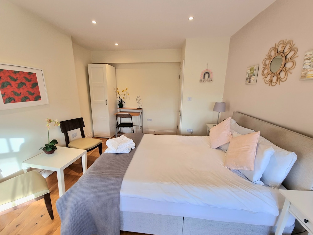 Urban Stay Oxford Gardens Apartments 10/50