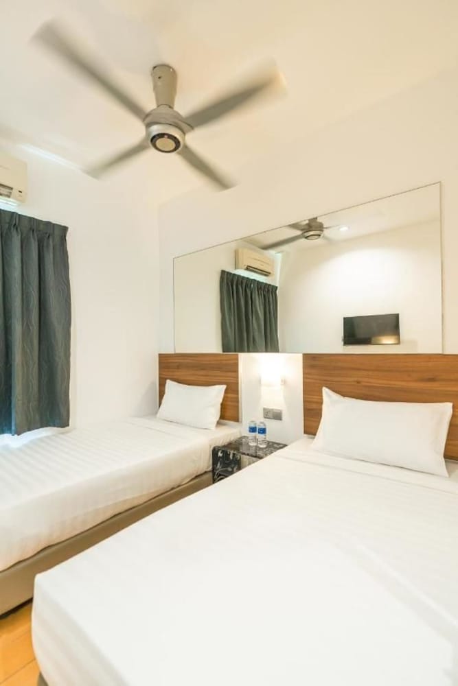 Tune Hotel Danga Bay 13/46