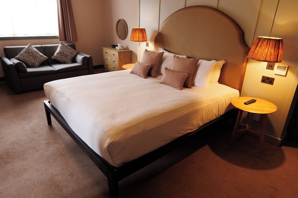 DELUXE, DOUBLE BED