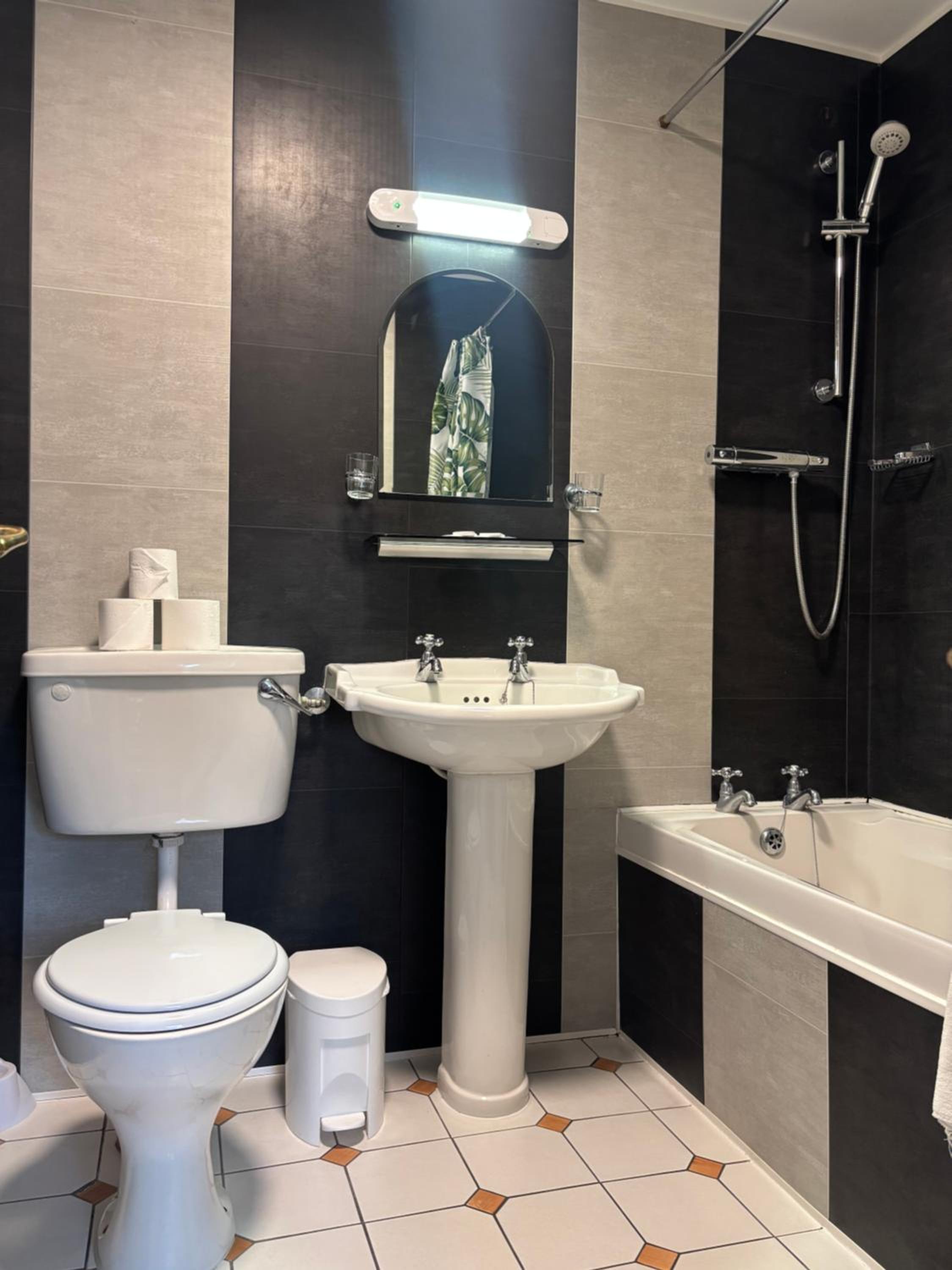 Glena House Hotel 14/18