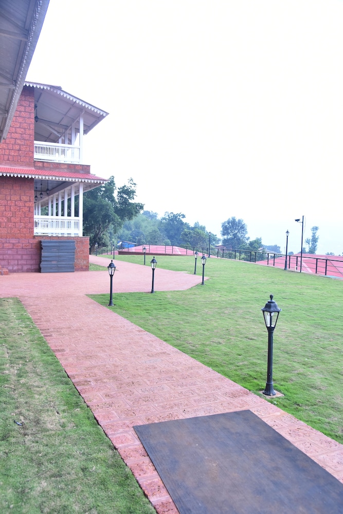 Regenta Place Green Leaf Mahabaleshwar 18/37