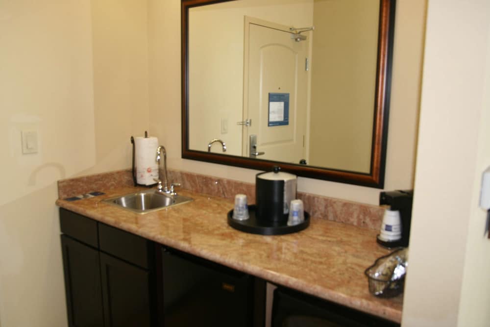 Hampton Inn & Suites New Braunfels 26/66