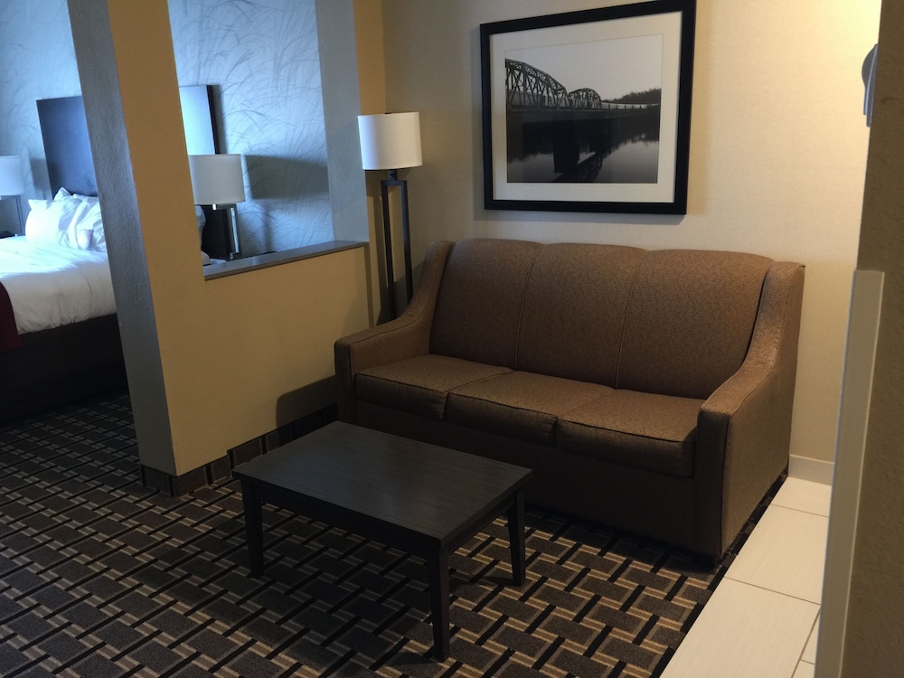 Comfort Suites Uniontown, PA 30/44