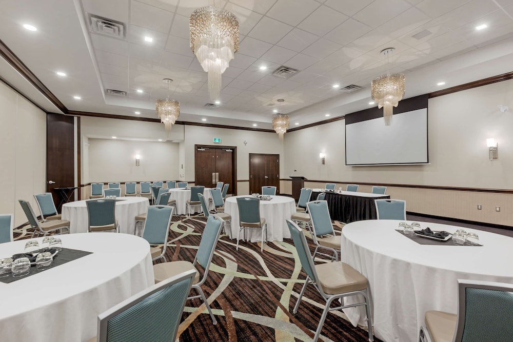 Best Western Plus Walkerton Hotel and Conference Centre 39/43