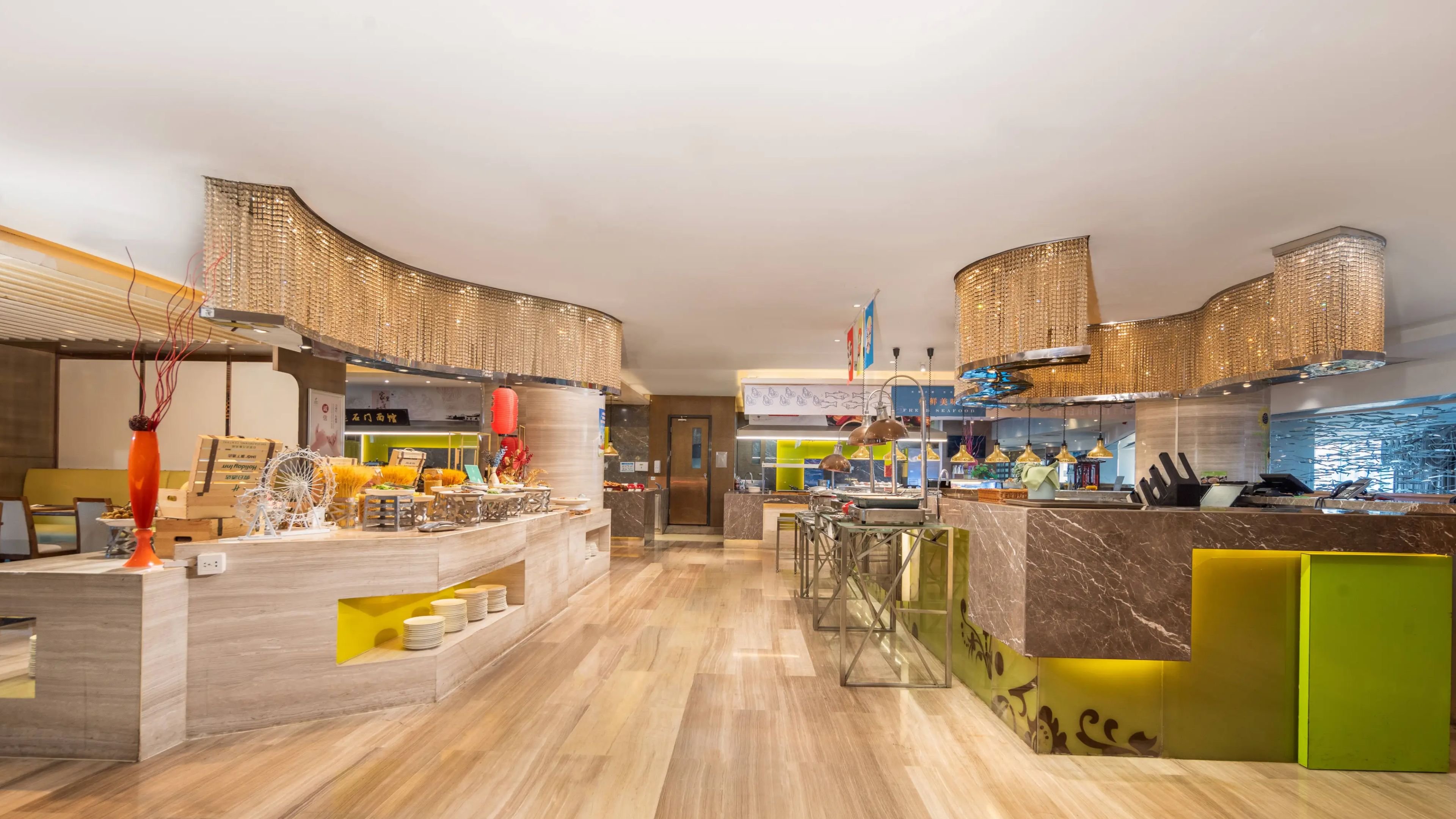 HOLIDAY INN SHIJIAZHUANG CENTRAL 45/77