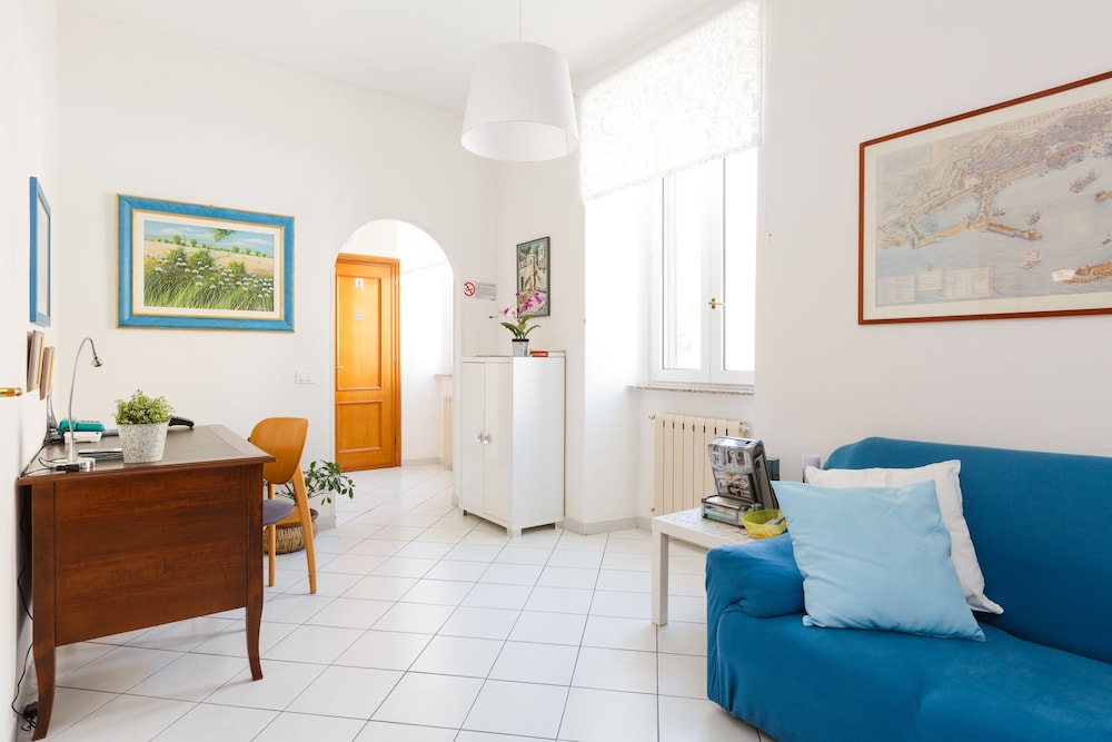 B&B Piazza Fratti 44/69