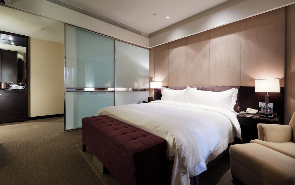 Suite, Double Bed