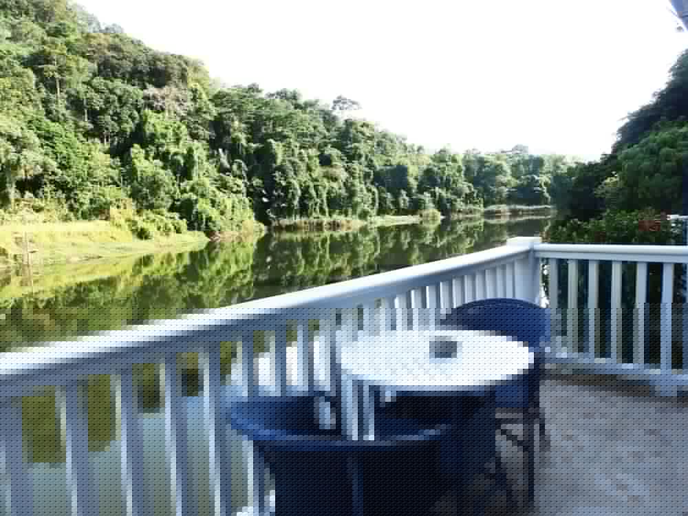 Serenity Lakeside Resort 8/69