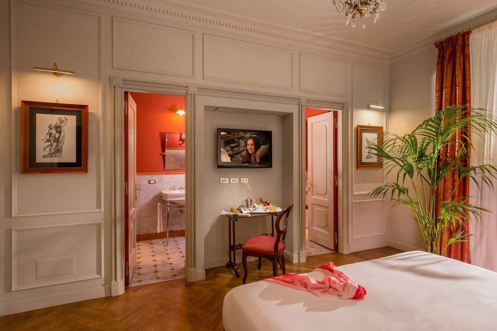 Hotel Locarno 44/73