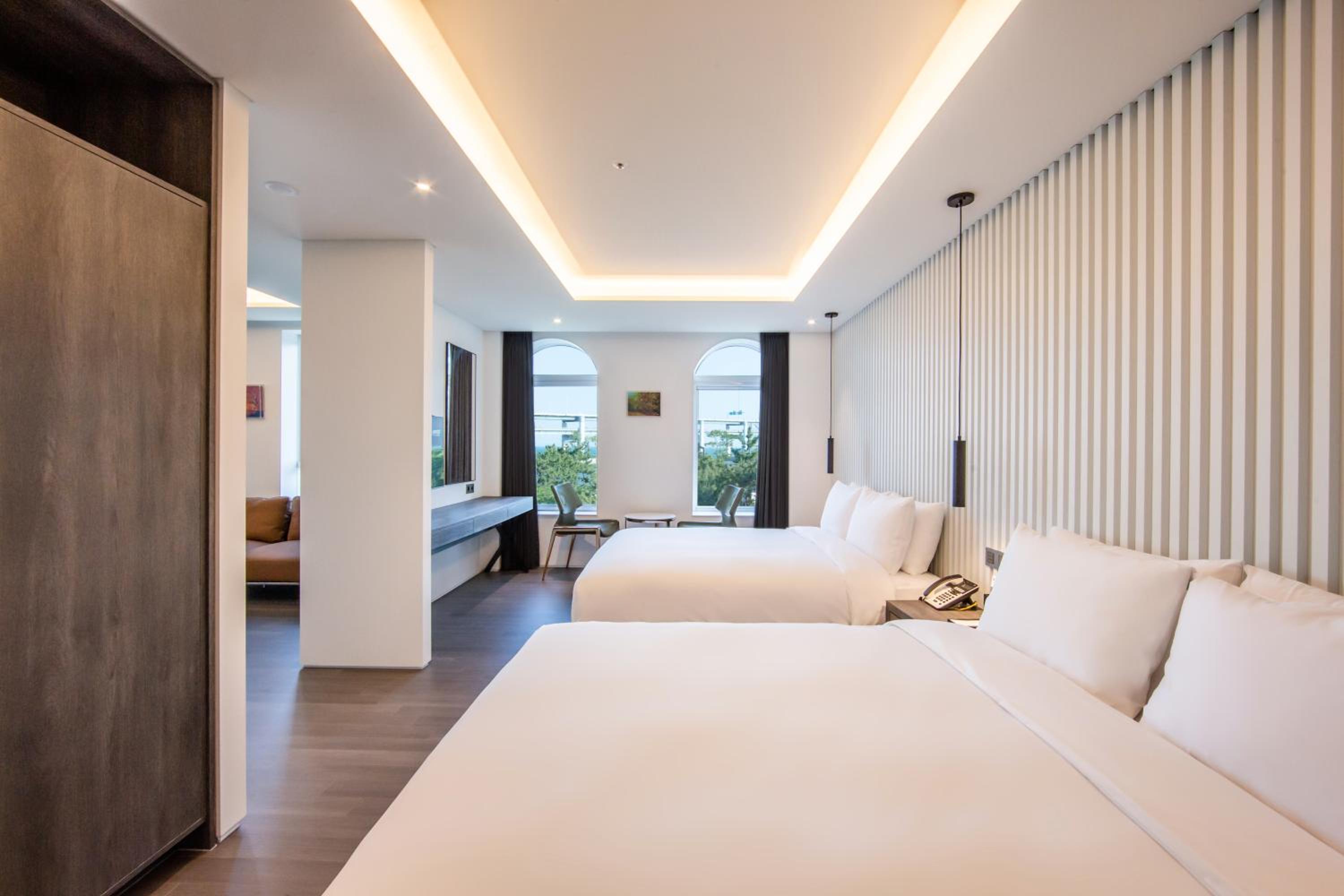 Pool, Ocean, Suite