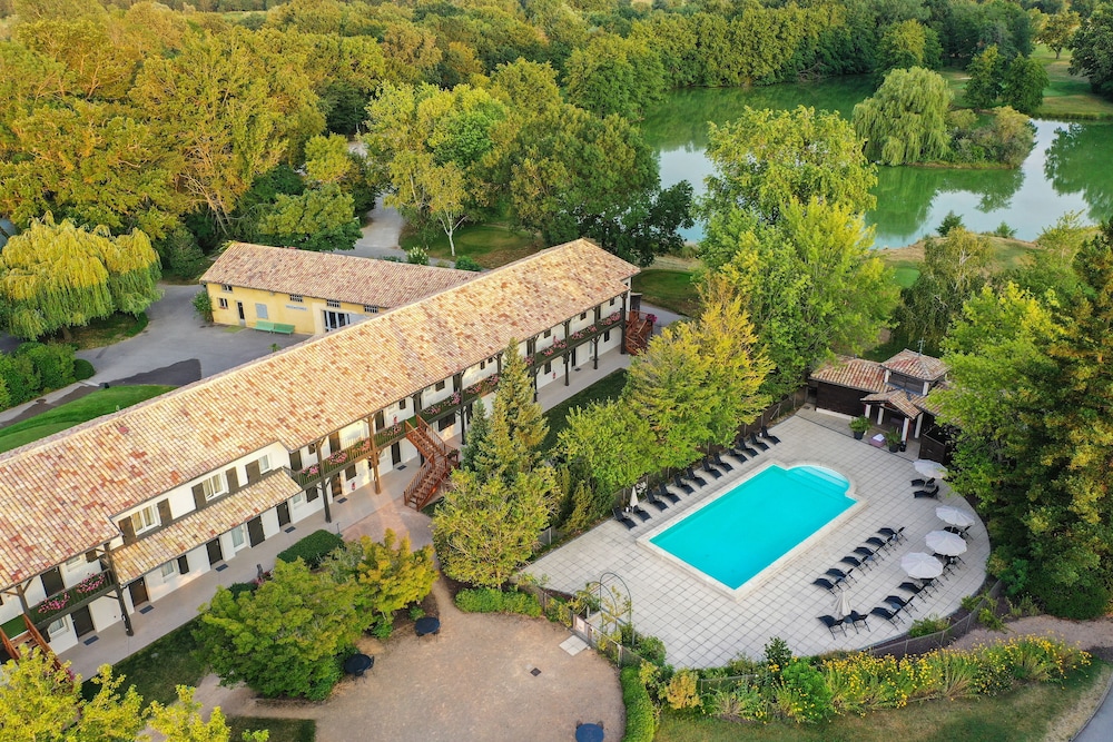 GOLF AND HOTEL DU GOUVERNEUR-MONTHIEUX 1/55