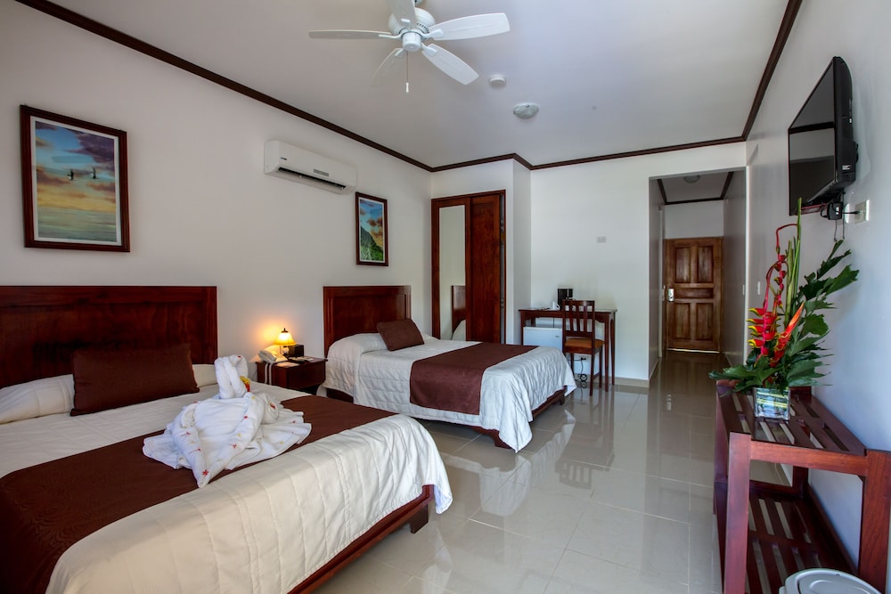 Hotel Arenas Punta Leona 11/66