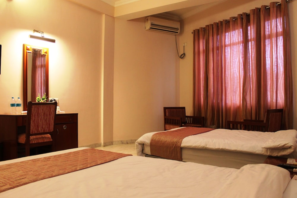 Hotel Sujata 28/64