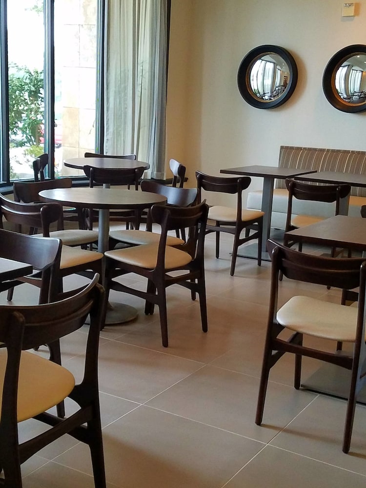 Holiday Inn Irving - Las Colinas, an IHG Hotel 45/64