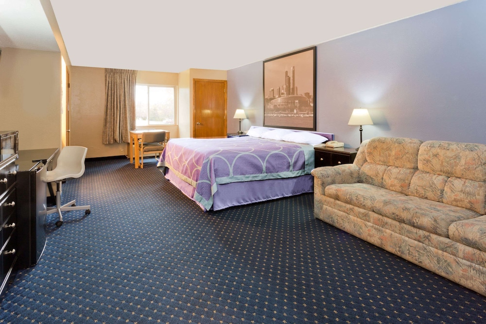 Super 8 By Wyndham Rockford 18/50
