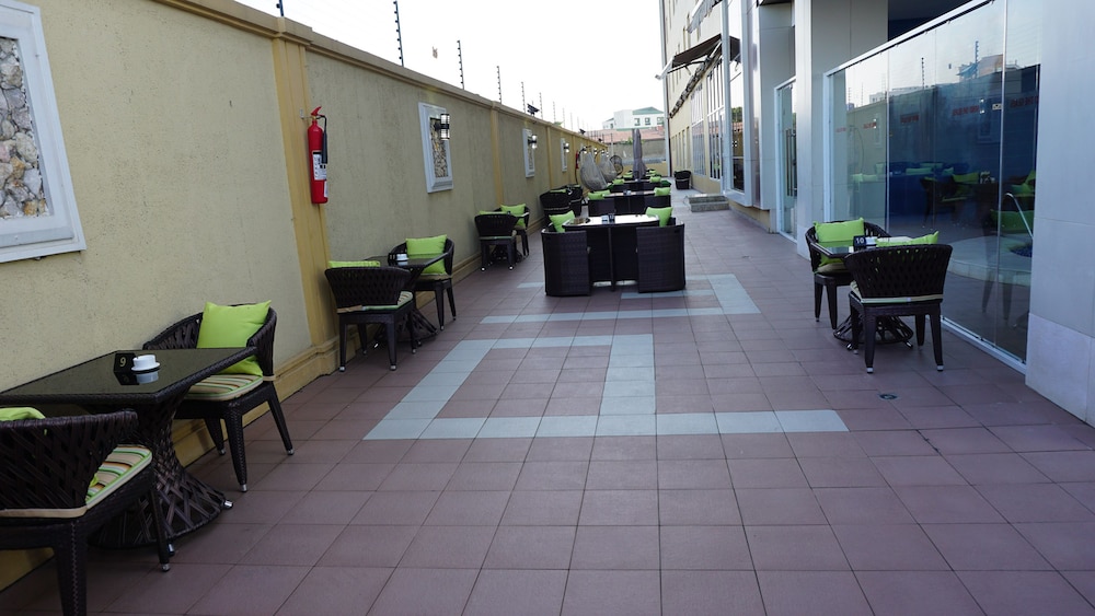 Pearlwort Hotel and Suites 42/45