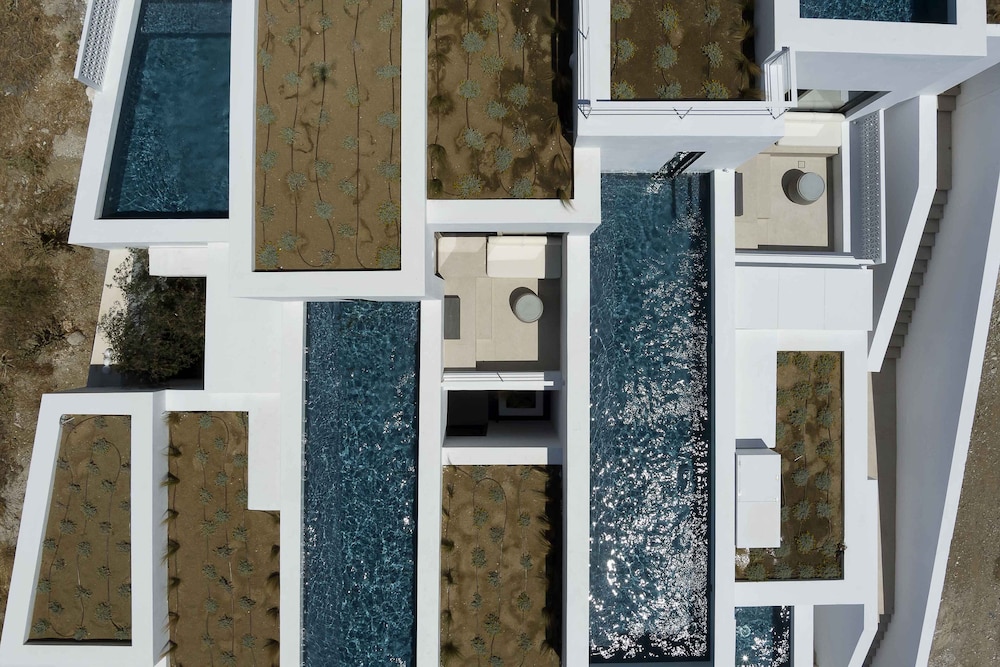 CUBIC Mykonos Seafront Design Suites 9/58