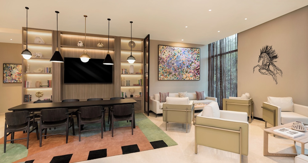 Ibis Mumbai BKC 54/75