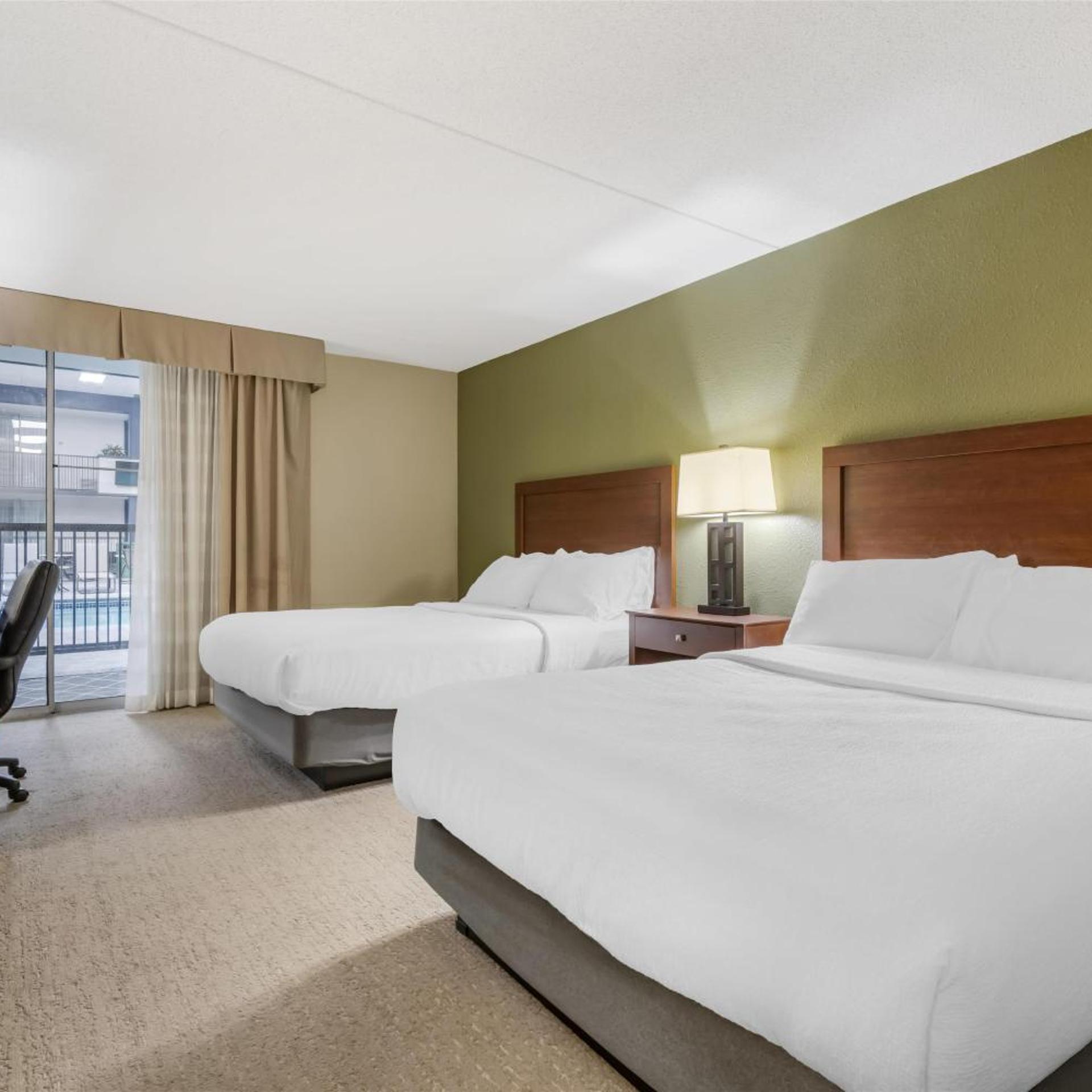 Room, 2 Queen Beds, Pool Side