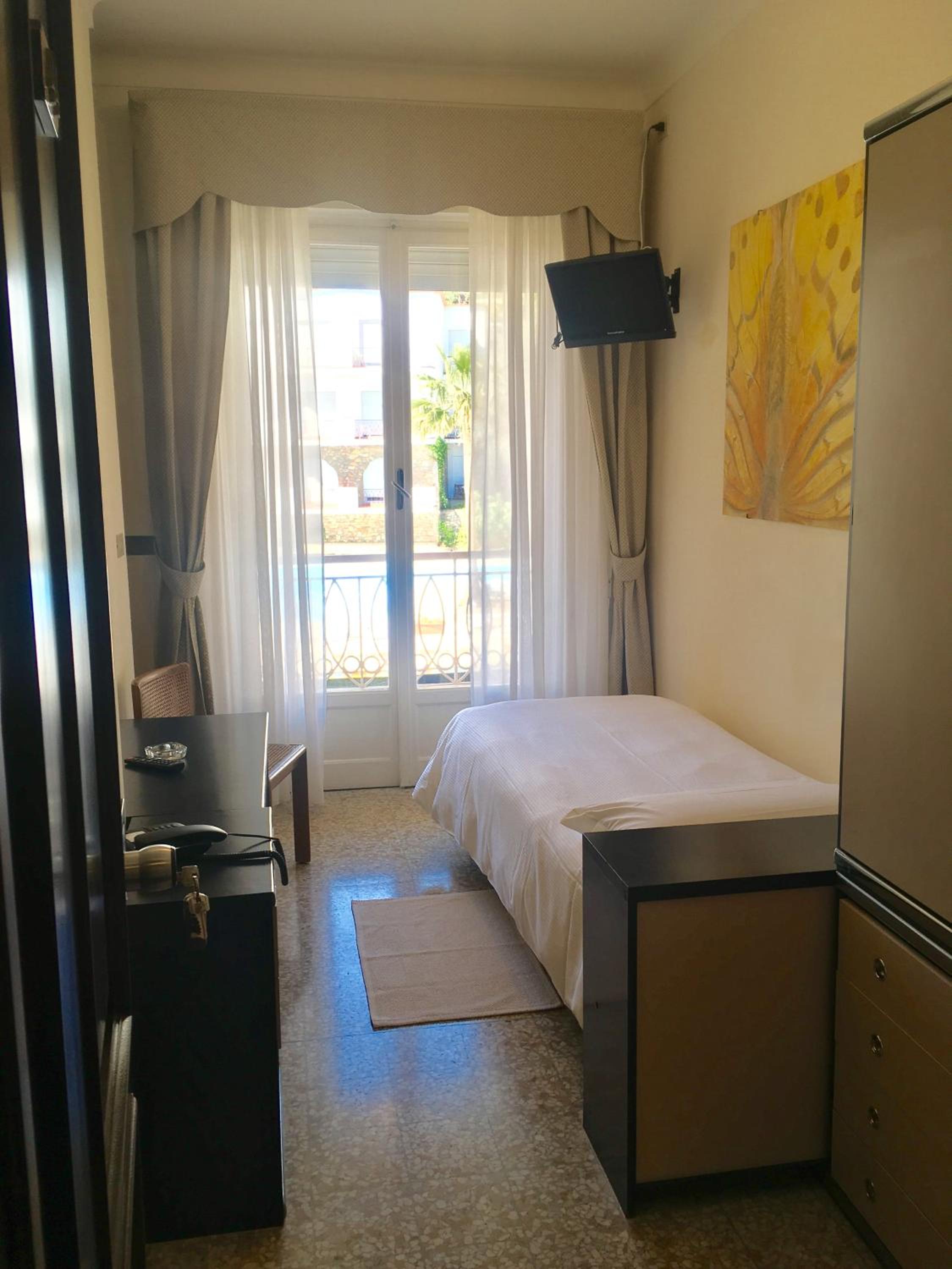 Room, Single, Hill View