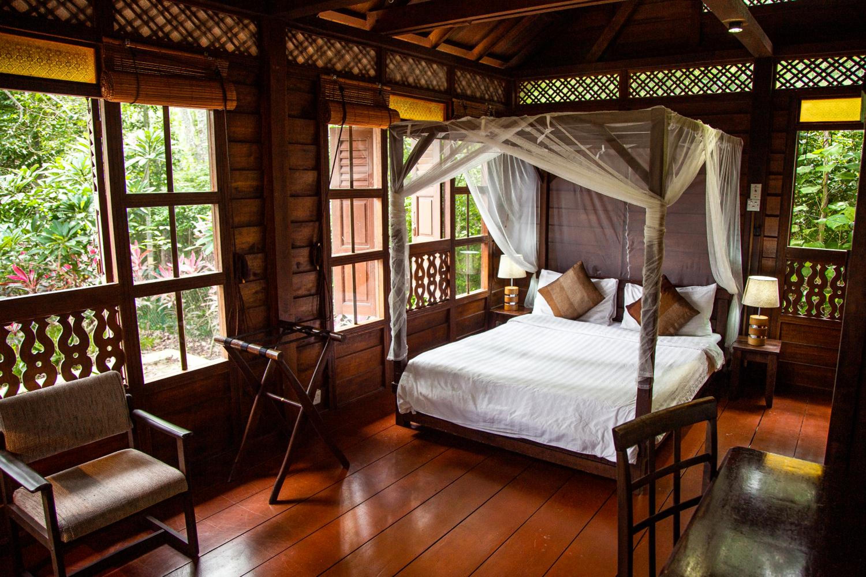 2 Bedrooms, Forest, House