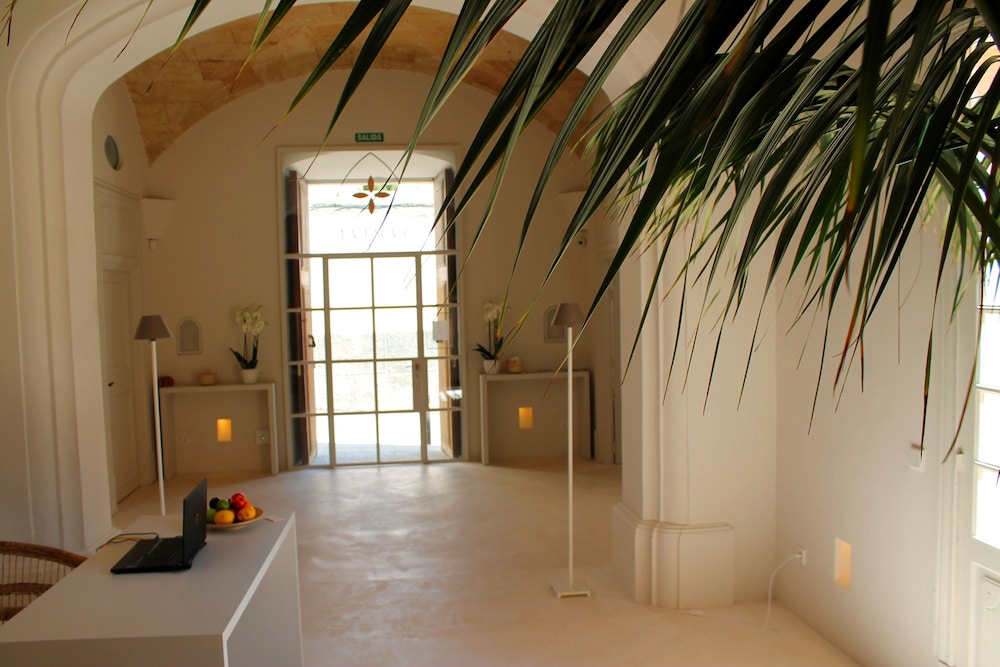 Yartan Boutique Hotel 2/28