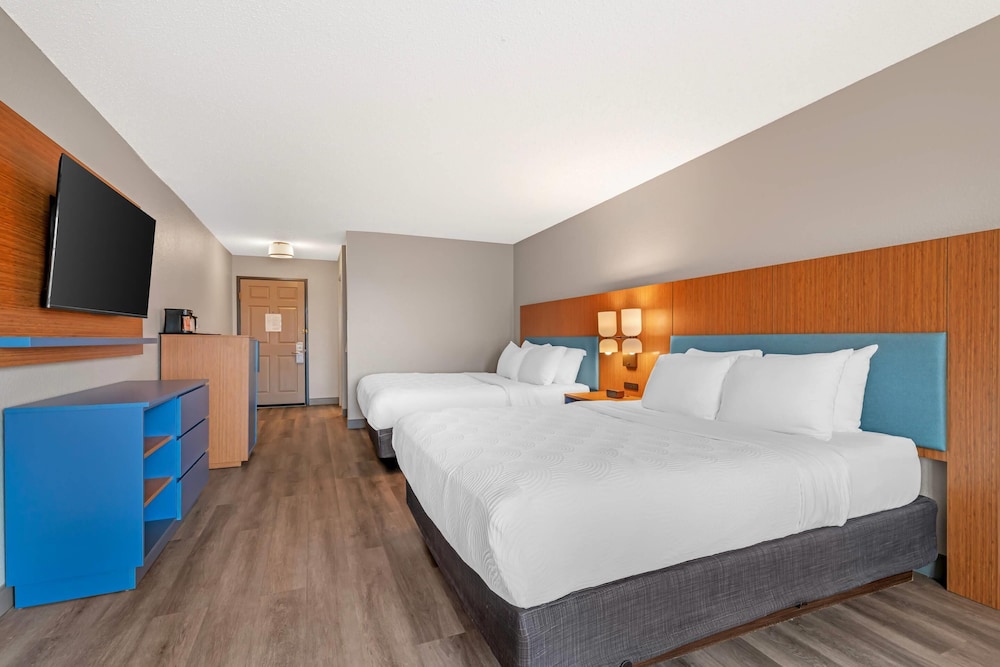 Country Inn Suites By Radisson West Bend Wi 22/58