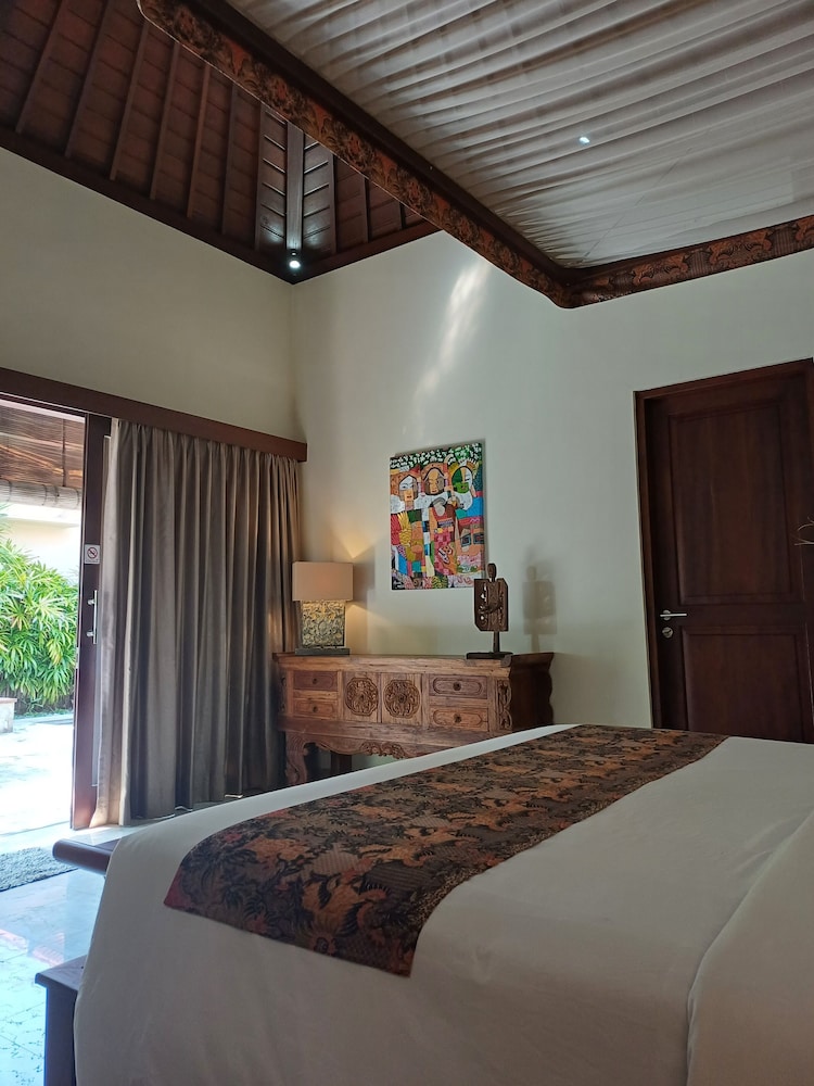 2 BEDROOMS, VILLA, PRIVATE POOL