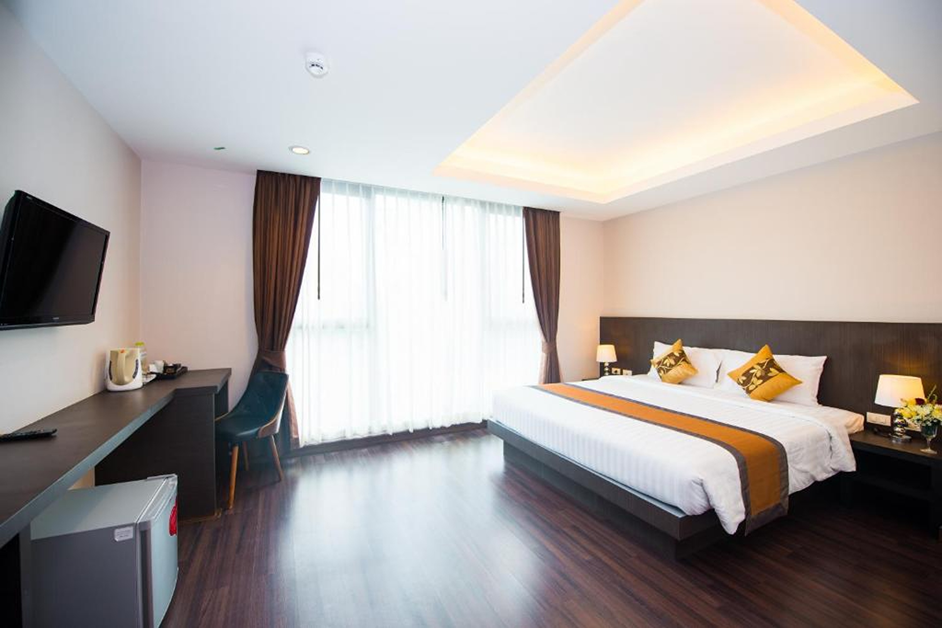 Deluxe, King Bed, Tetris Hotel (SHA) by ZUZU 3/6