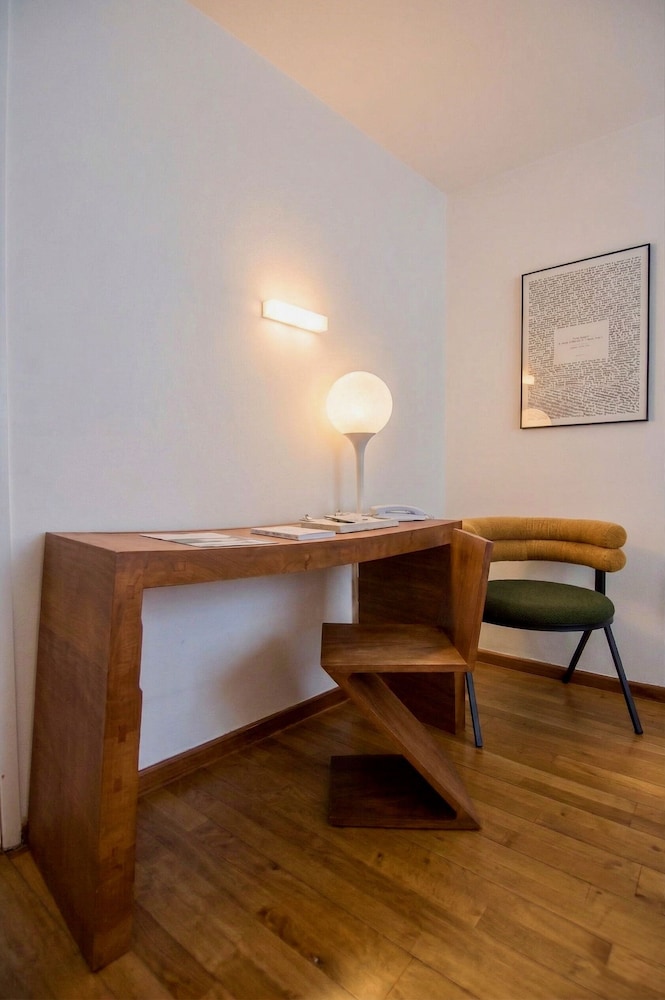 Hotel La Perouse 50/64