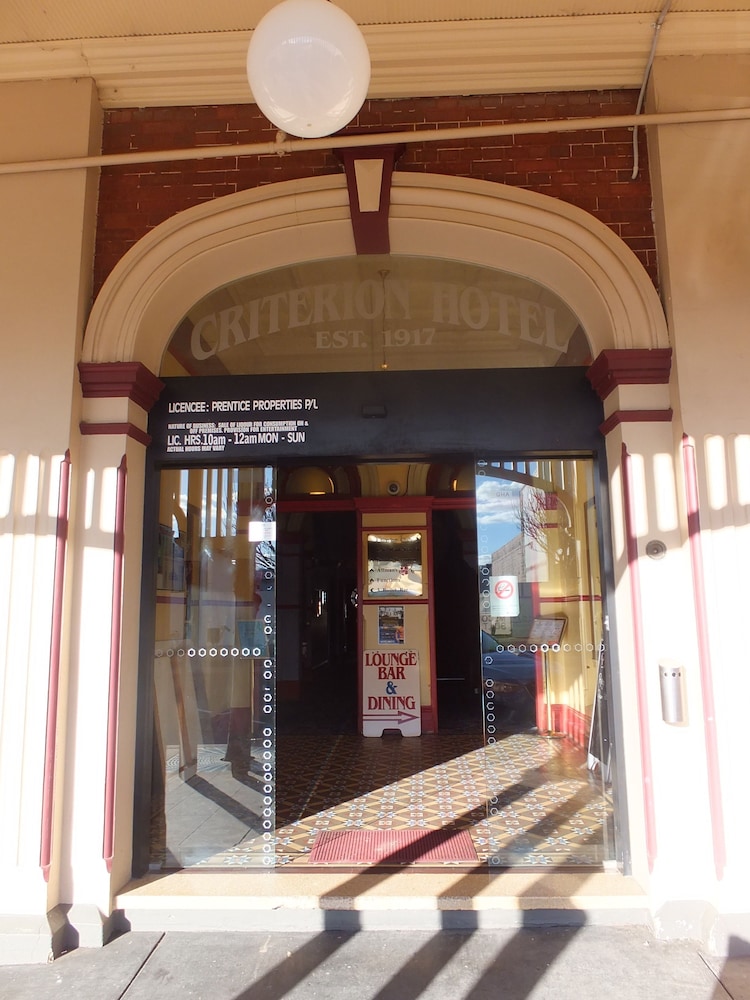 Criterion Hotel Warwick 7/43
