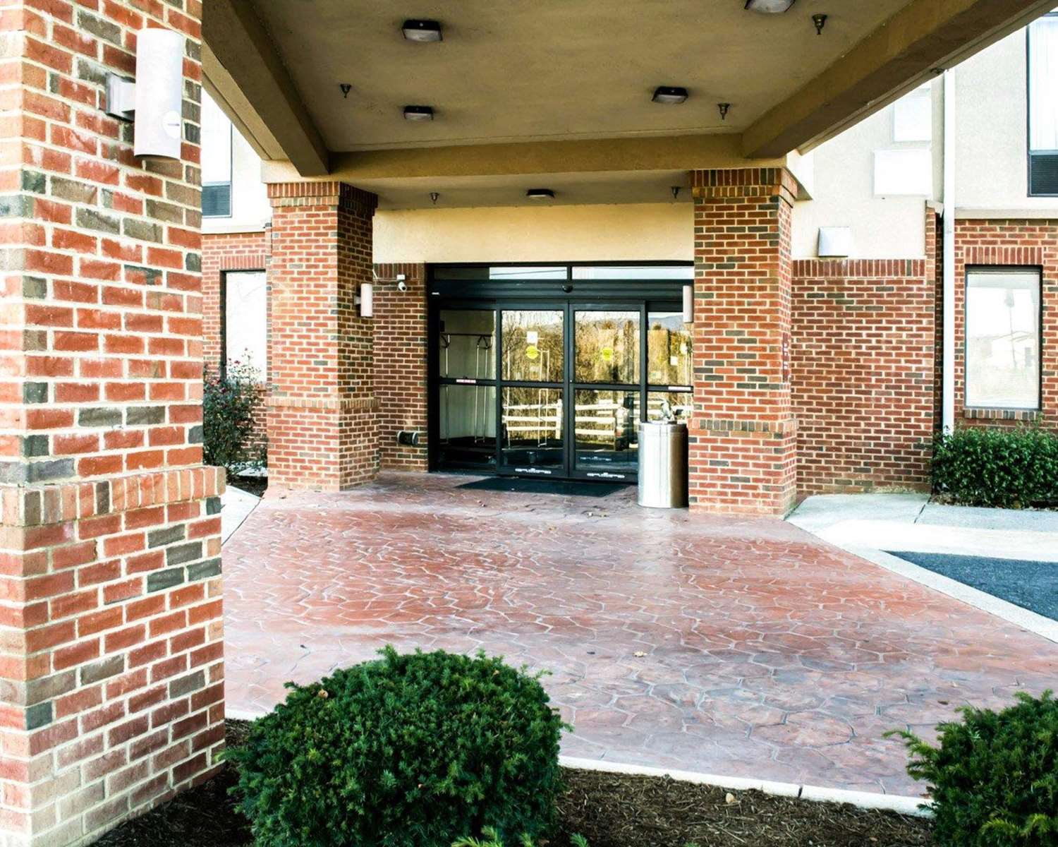 Sleep Inn & Suites Virginia Horse Center 30/53