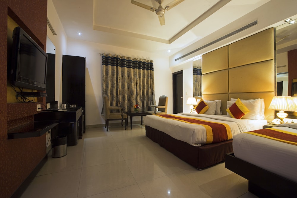 HOTEL KRISHNA DELUXE 18/70